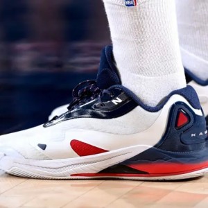 世界杯高清比赛观看入口-伦纳德穿着Kawhi4，砍下45分5篮板5助攻2抢断